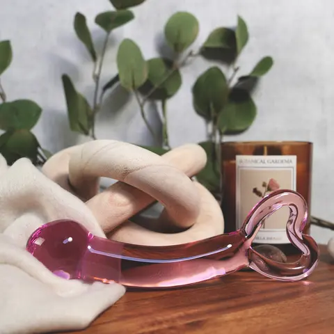 Clarity Hera's Radiance Blush Glass Dildo