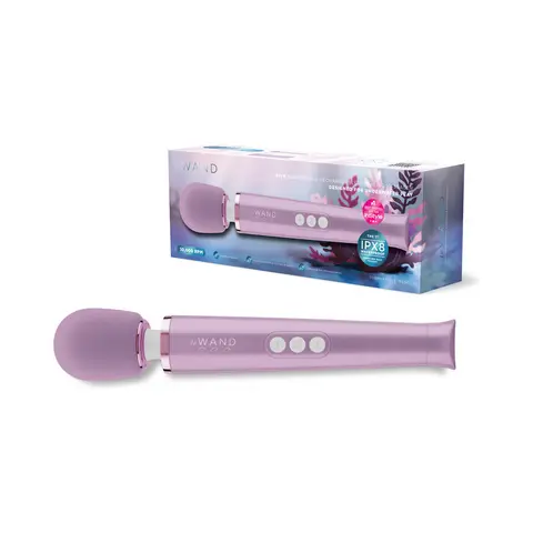 Le Wand Dive Submersible Rechargeable Vibrating Massager in Lavender