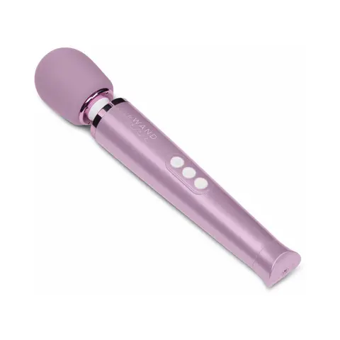 Le Wand Dive Submersible Rechargeable Vibrating Massager in Lavender