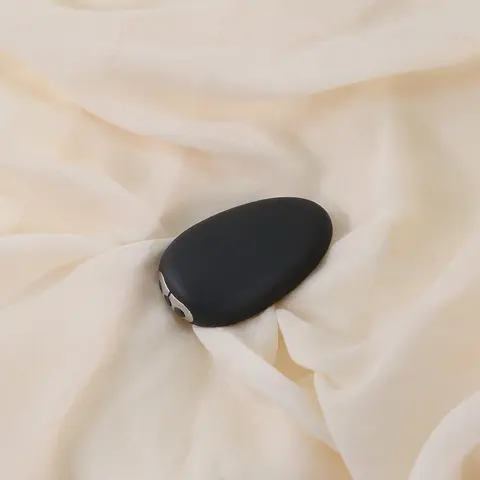 Je Joue Mimi Clitoral Vibrator in Black