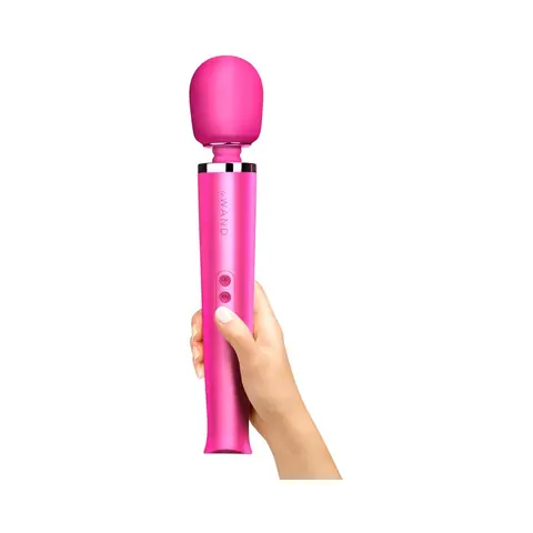 Le Wand Rechargeable Vibrating Massager in Magenta
