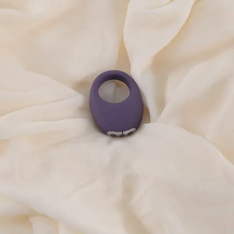 Je Joue Mio Rechargeable Vibrating Silicone Cock Ring in Purple