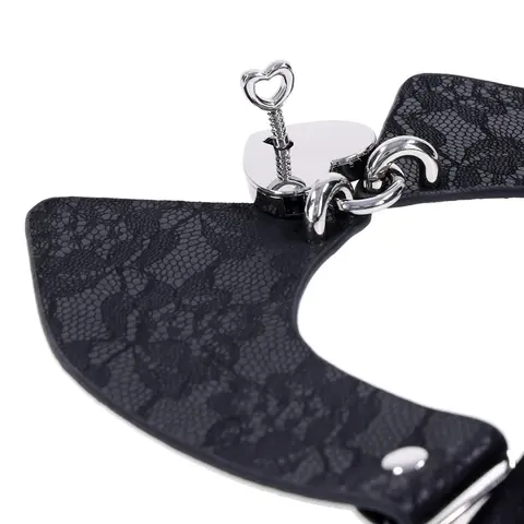 Sportsheets Sex & Mischief Heartbound Lace Day Collar