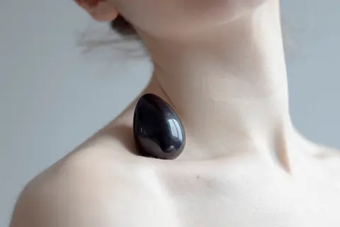 Chakrubs Xaga Yoni Egg Obsidian (drilled)